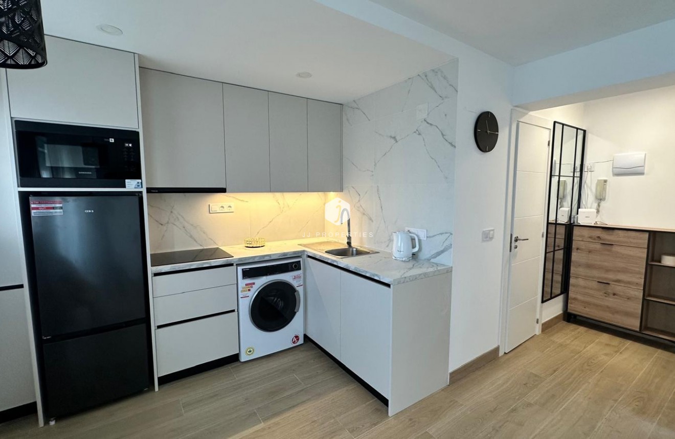 Z drugiej ręki - Mieszkanie w bloku -
Torrevieja - Costa Blanca