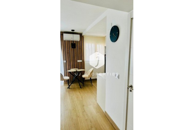 Z drugiej ręki - Mieszkanie w bloku -
Torrevieja - Costa Blanca