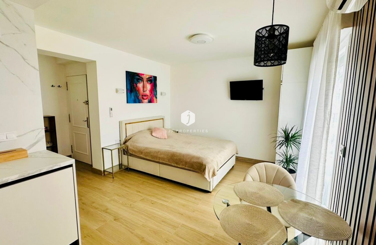 Z drugiej ręki - Mieszkanie w bloku -
Torrevieja - Costa Blanca