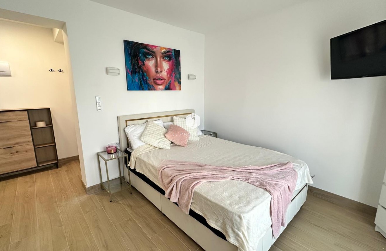 Z drugiej ręki - Mieszkanie w bloku -
Torrevieja - Costa Blanca