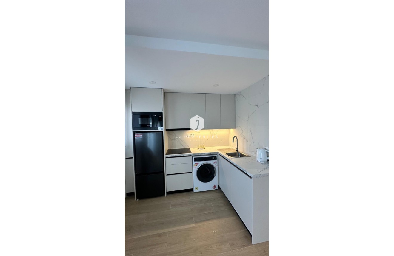 Z drugiej ręki - Mieszkanie w bloku -
Torrevieja - Costa Blanca