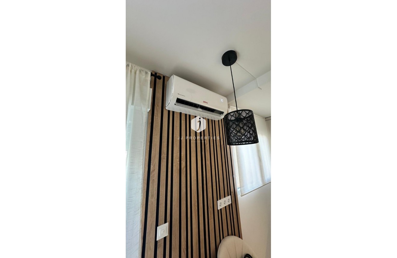 Z drugiej ręki - Mieszkanie w bloku -
Torrevieja - Costa Blanca