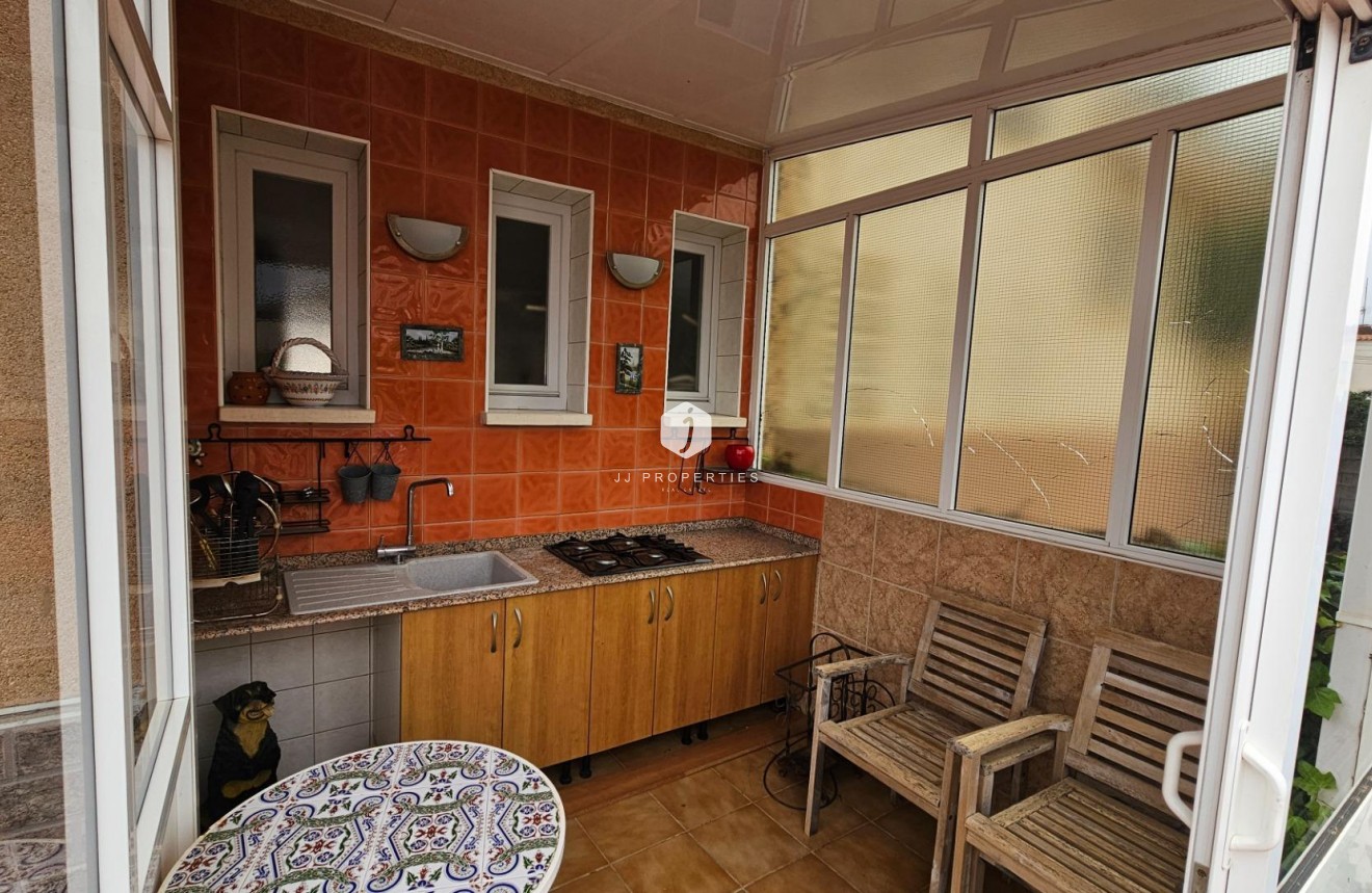 Aus zweiter Hand - Villa -
Torrevieja - El chaparral