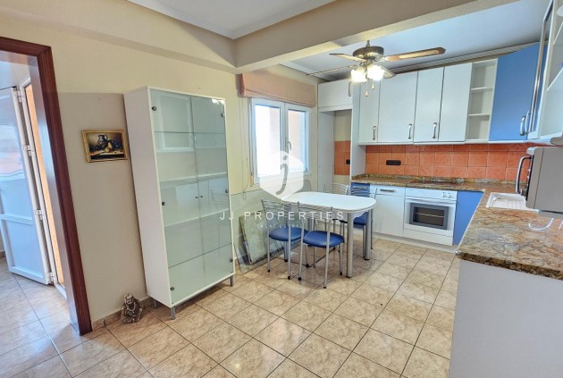 Aus zweiter Hand - Villa -
Torrevieja - El chaparral