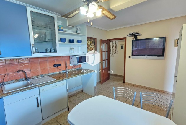 Aus zweiter Hand - Villa -
Torrevieja - El chaparral