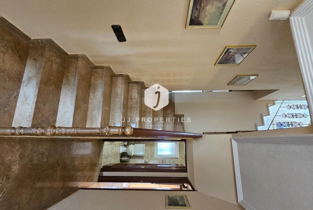 Aus zweiter Hand - Villa -
Torrevieja - El chaparral