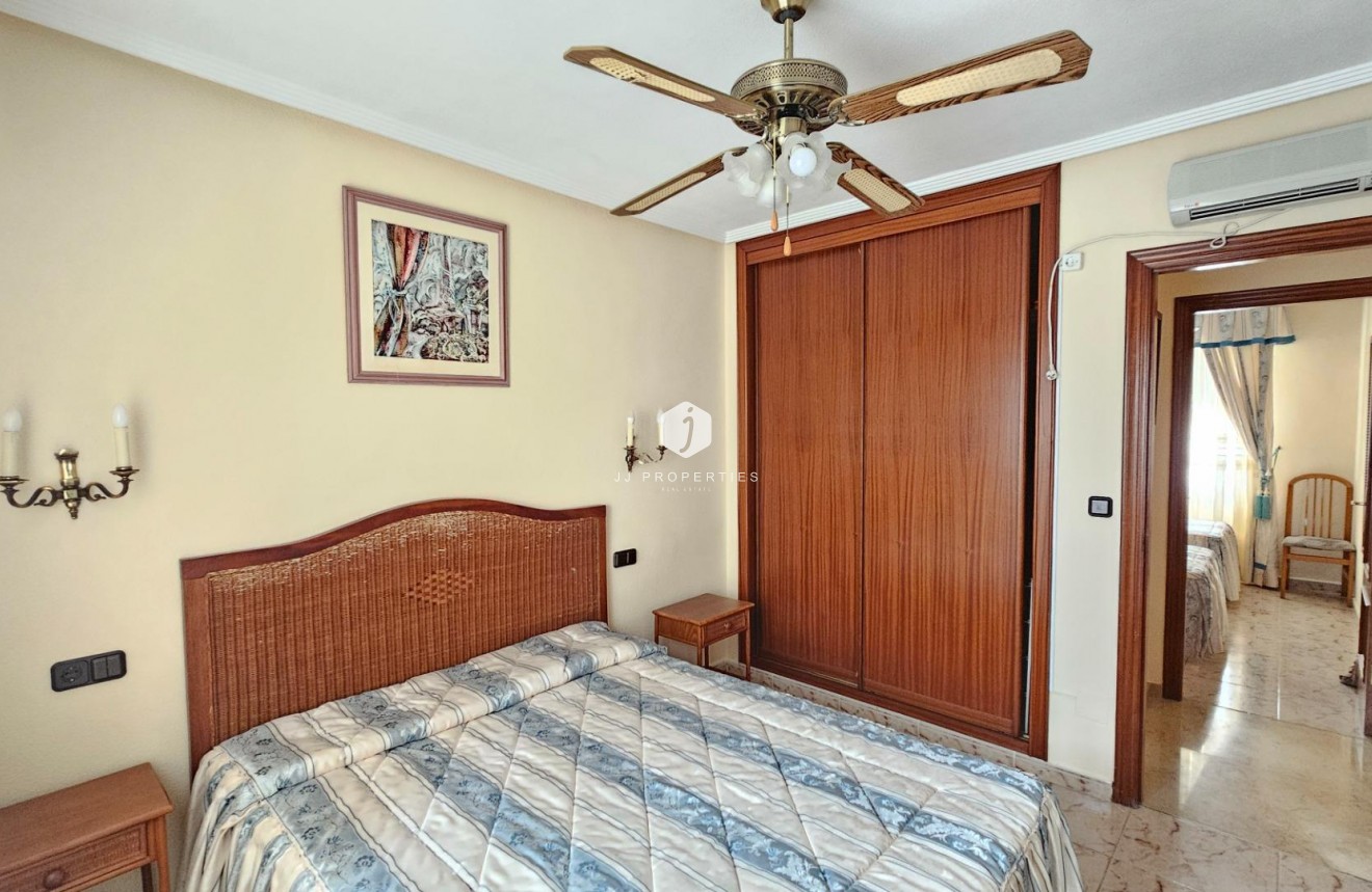 Aus zweiter Hand - Villa -
Torrevieja - El chaparral