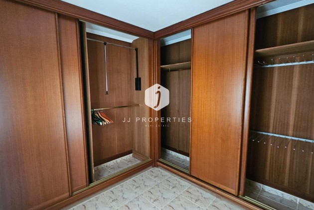 Aus zweiter Hand - Villa -
Torrevieja - El chaparral