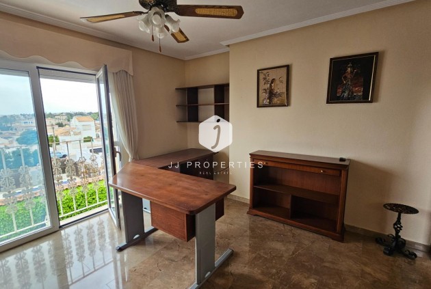 Aus zweiter Hand - Villa -
Torrevieja - El chaparral