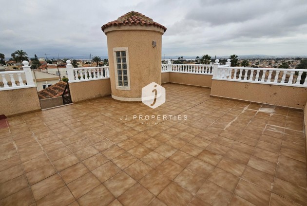 Aus zweiter Hand - Villa -
Torrevieja - El chaparral