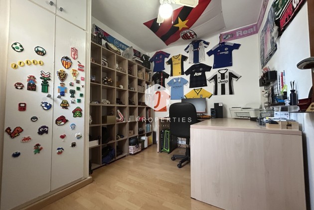 D'occasion - Chalet -
Torrevieja - Costa Blanca