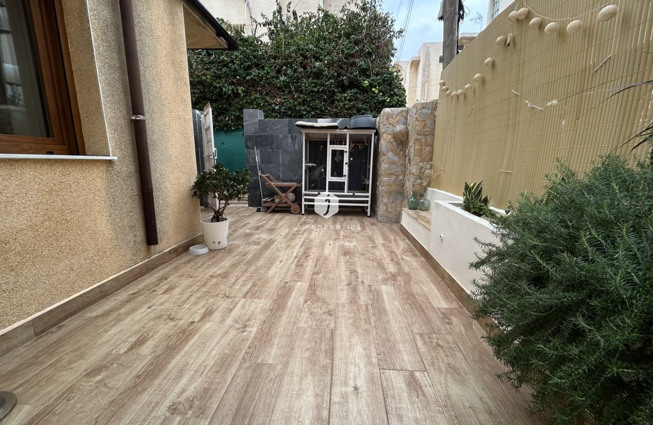 D'occasion - Chalet -
Torrevieja - Costa Blanca