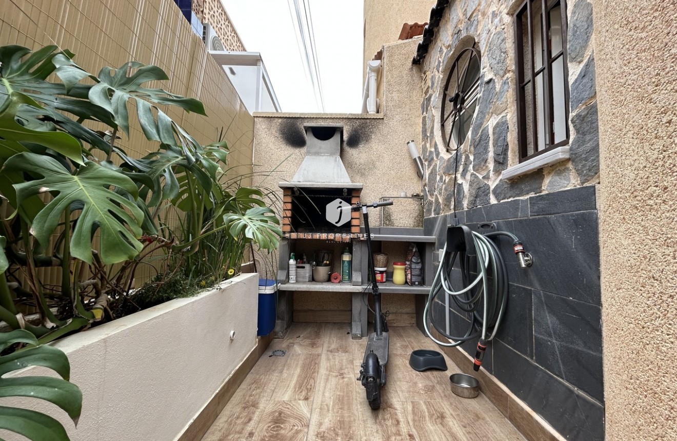 D'occasion - Chalet -
Torrevieja - Costa Blanca