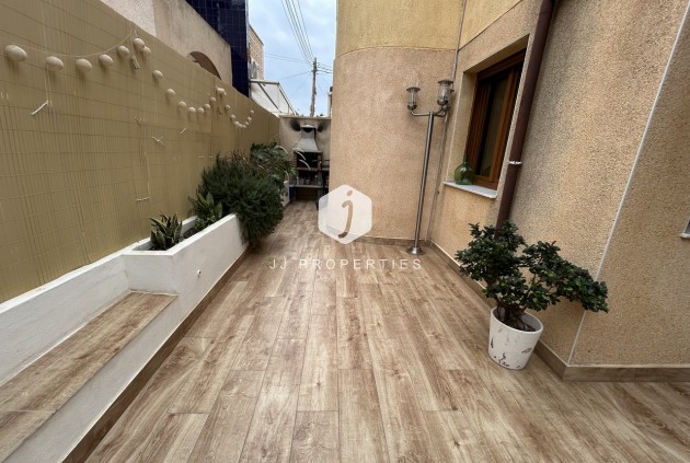 D'occasion - Chalet -
Torrevieja - Costa Blanca