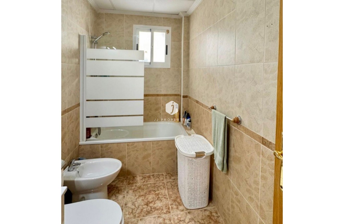 Resale - Bungalow -
Orihuela Costa - Costa Blanca