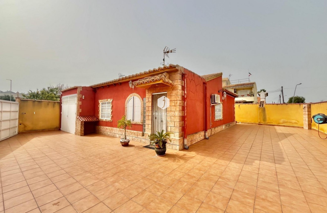 Aus zweiter Hand - Villa -
Torrevieja - Los Balcones - Los Altos del Edén