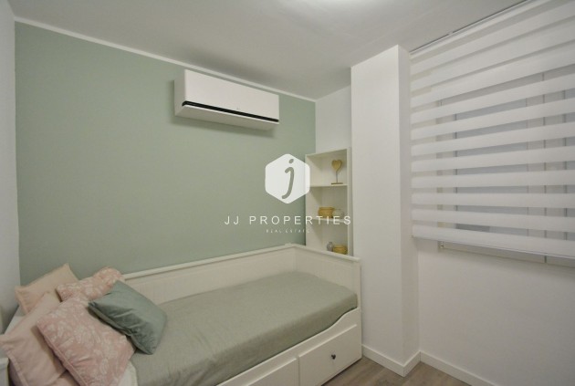 D'occasion - Appartement -
Torrevieja - Costa Blanca