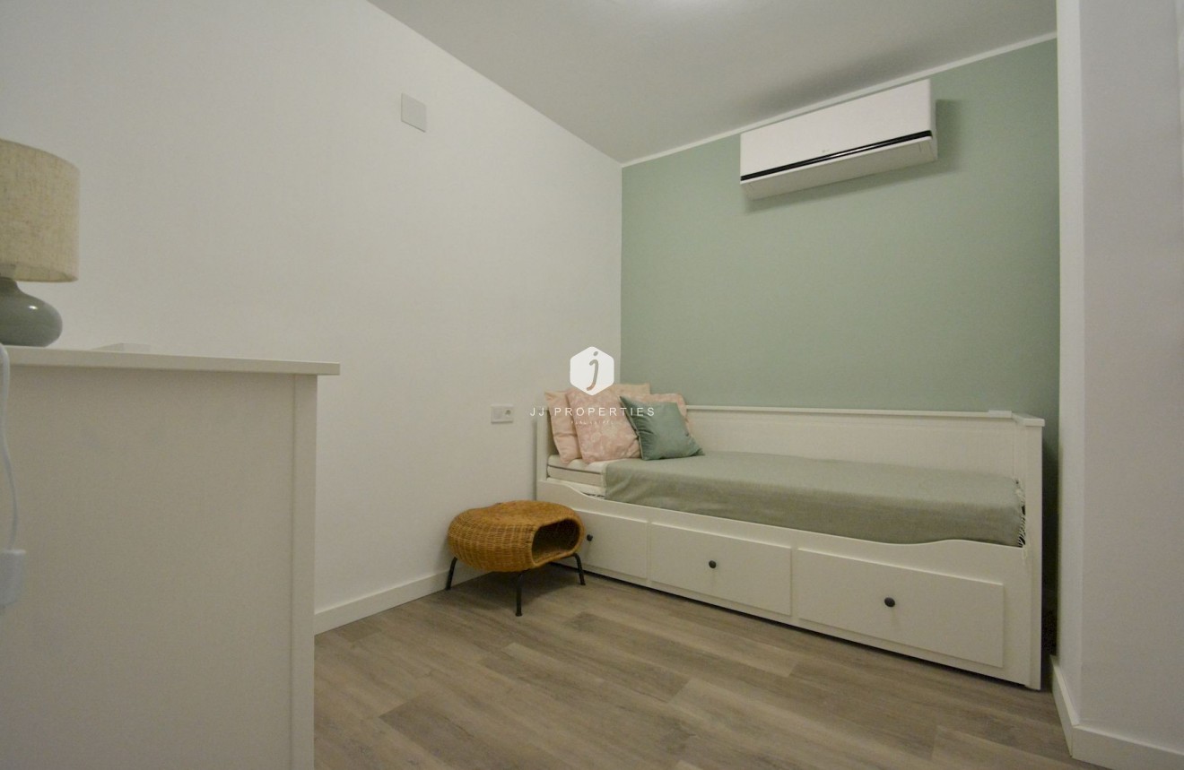 D'occasion - Appartement -
Torrevieja - Costa Blanca