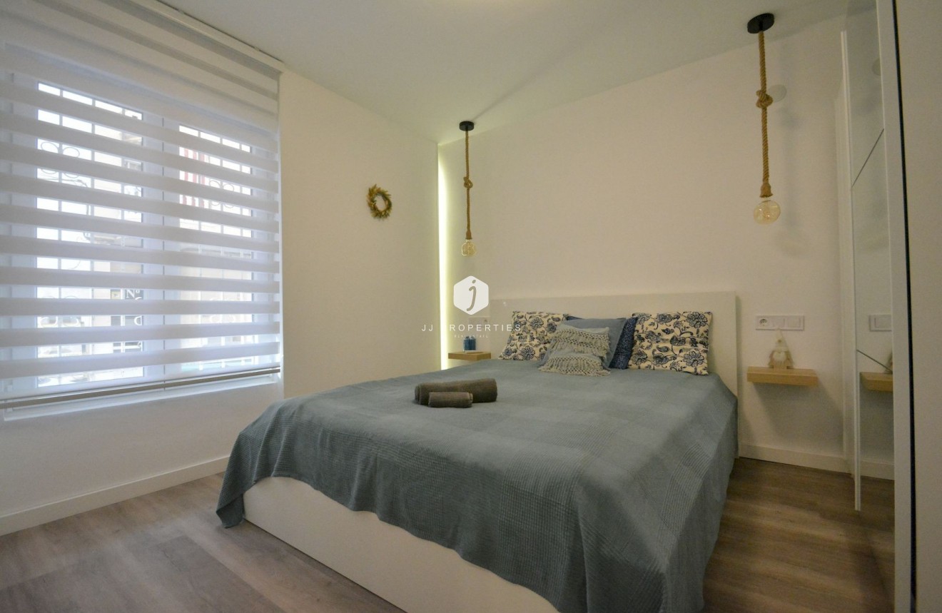 D'occasion - Appartement -
Torrevieja - Costa Blanca