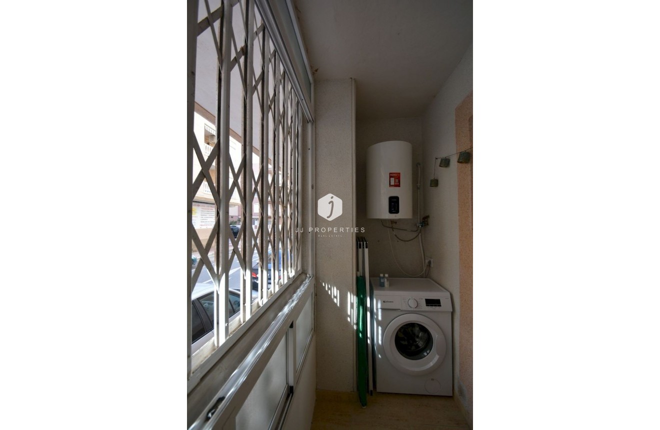 D'occasion - Appartement -
Torrevieja - Costa Blanca