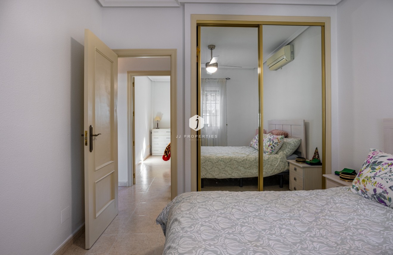 Resale - Villa -
Bigastro - Inland