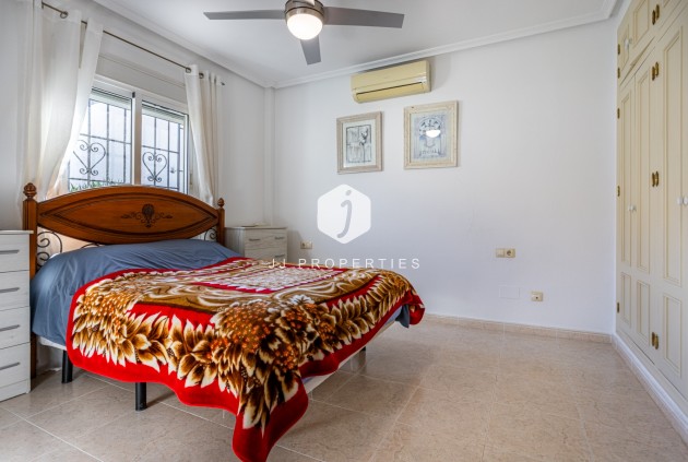 Resale - Villa -
Bigastro - Inland