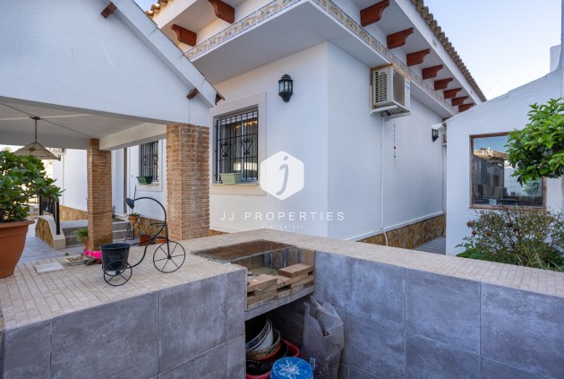 Resale - Villa -
Bigastro - Inland