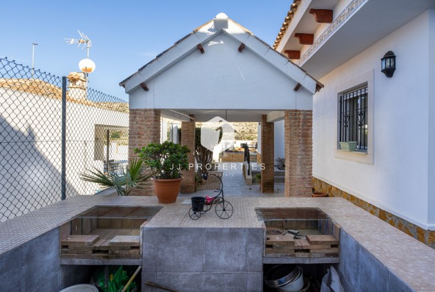 Resale - Villa -
Bigastro - Inland