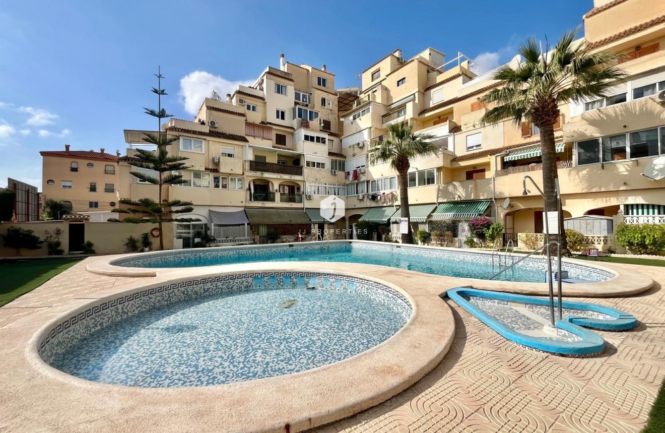 Segunda mano - Apartamento / piso -
Torrevieja - Nueva Torrevieja