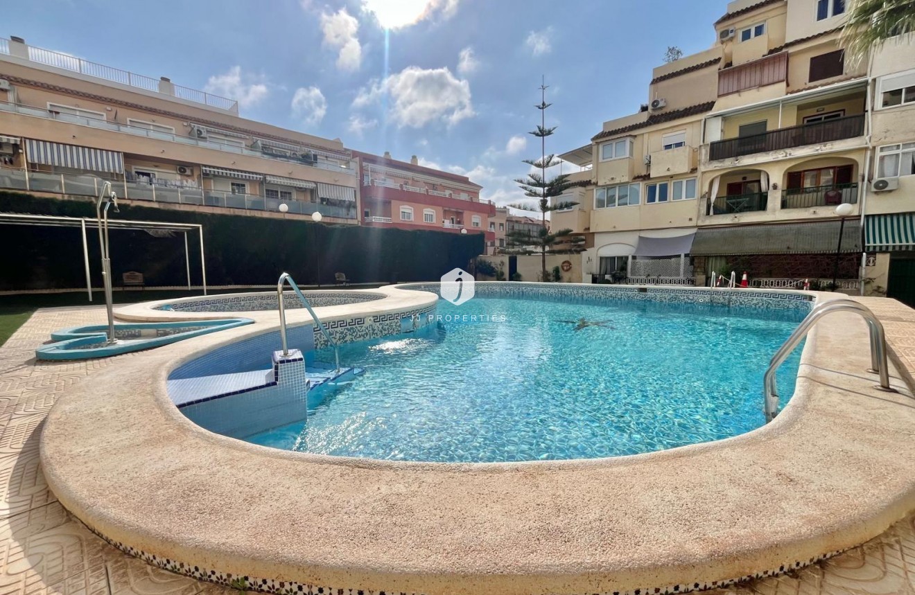 Segunda mano - Apartamento / piso -
Torrevieja - Nueva Torrevieja