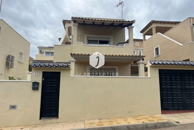 Resale - Duplex -
San Miguel de Salinas - Las Filipinas