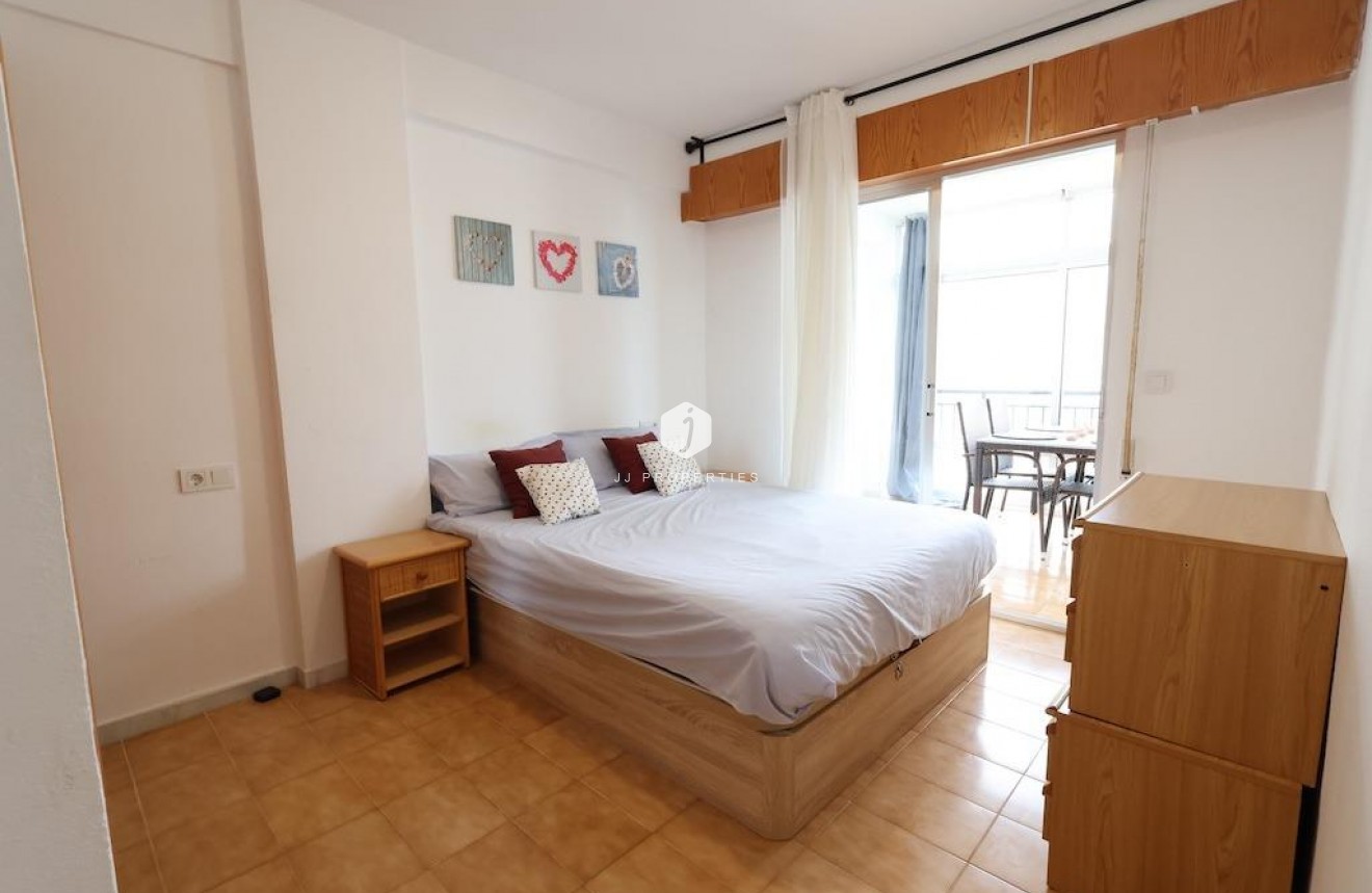 D'occasion - Appartement -
Torrevieja - Costa Blanca