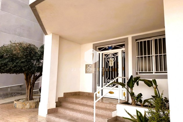 Aus zweiter Hand - Wohnung -
Orihuela Costa - Costa Blanca