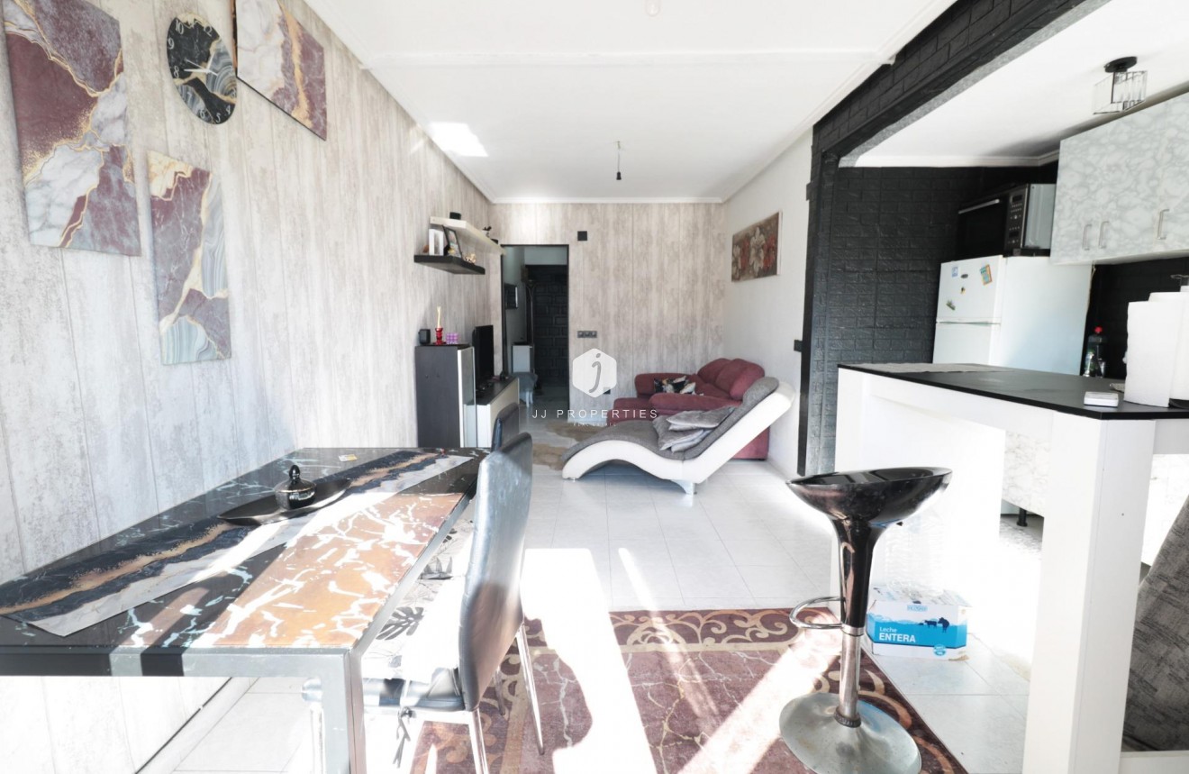 Z drugiej ręki - Mieszkanie w bloku -
Torrevieja - El molino