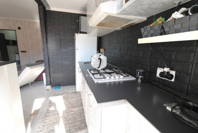 Z drugiej ręki - Mieszkanie w bloku -
Torrevieja - El molino