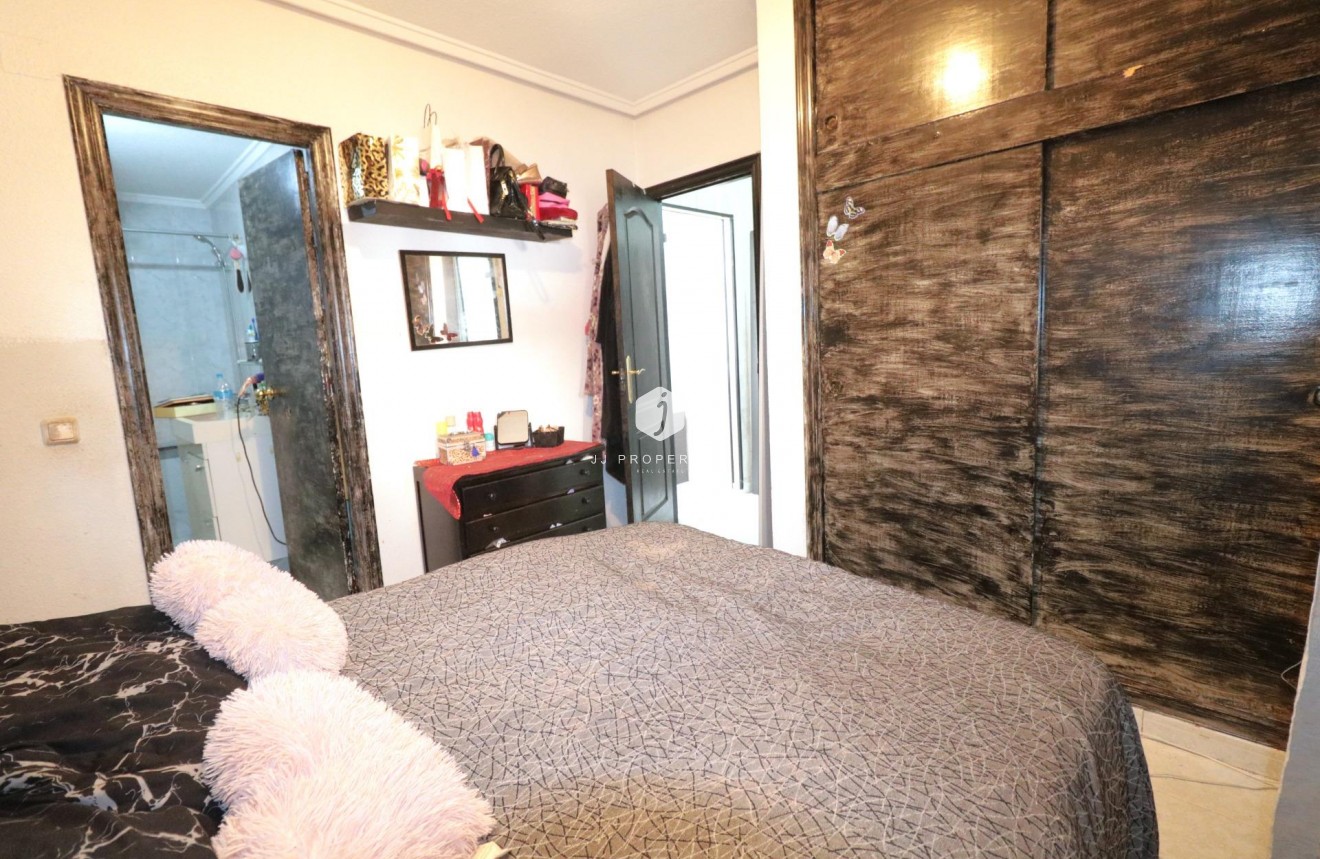 Z drugiej ręki - Mieszkanie w bloku -
Torrevieja - El molino