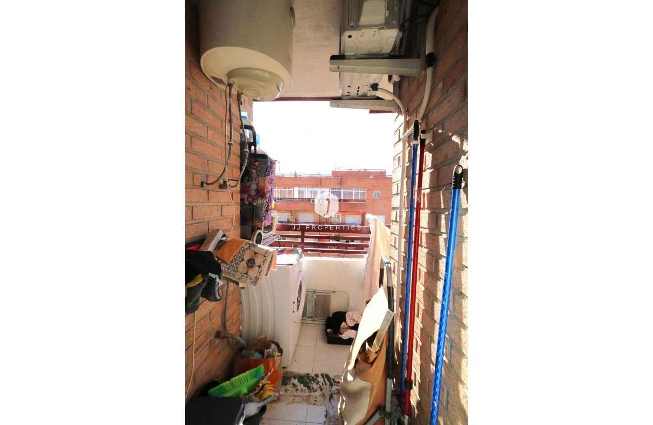 Z drugiej ręki - Mieszkanie w bloku -
Torrevieja - El molino