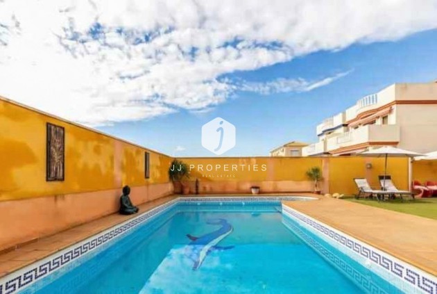 Z drugiej ręki - Villa -
Torrevieja - aguas nuevas