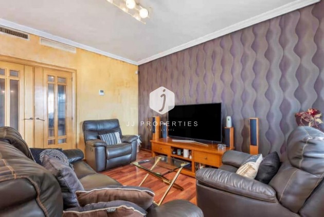 Z drugiej ręki - Villa -
Torrevieja - aguas nuevas