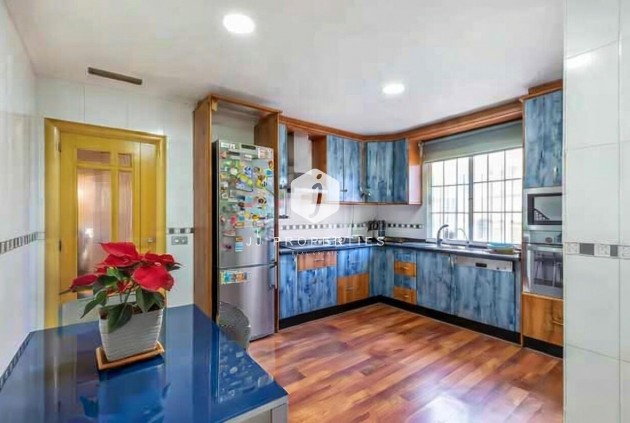 Z drugiej ręki - Villa -
Torrevieja - aguas nuevas