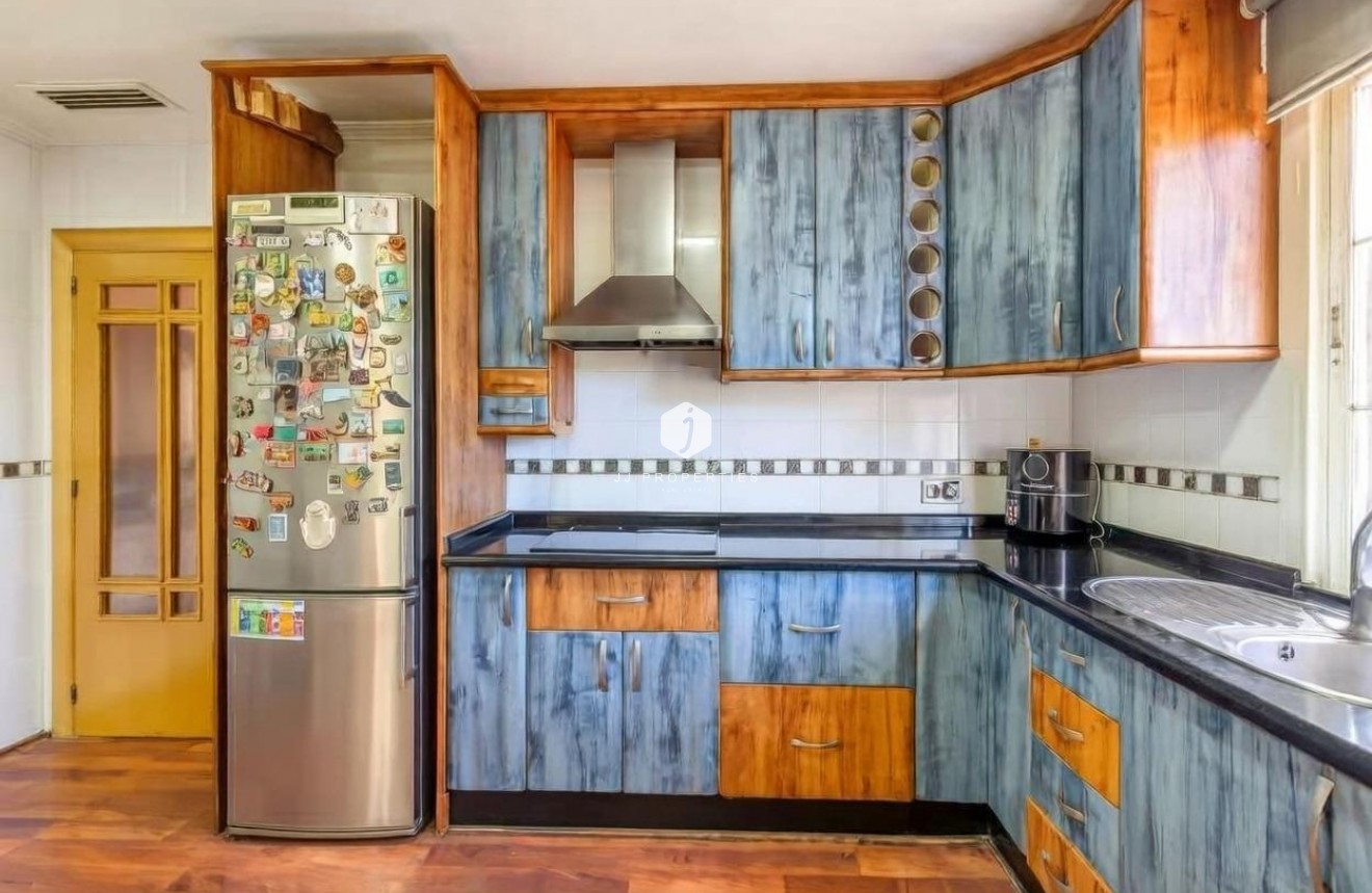 Z drugiej ręki - Villa -
Torrevieja - aguas nuevas