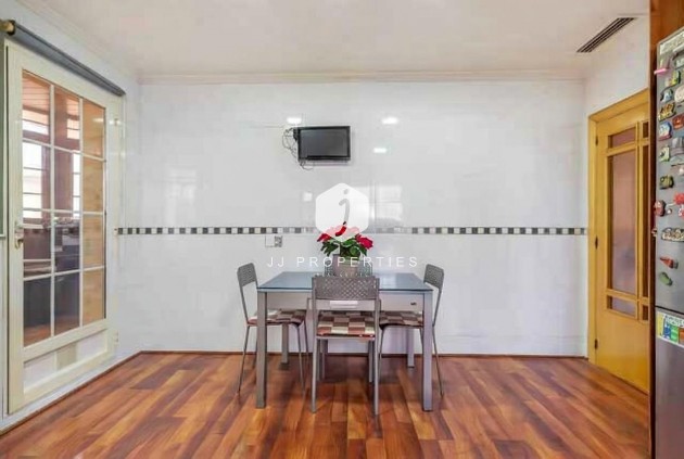 Z drugiej ręki - Villa -
Torrevieja - aguas nuevas