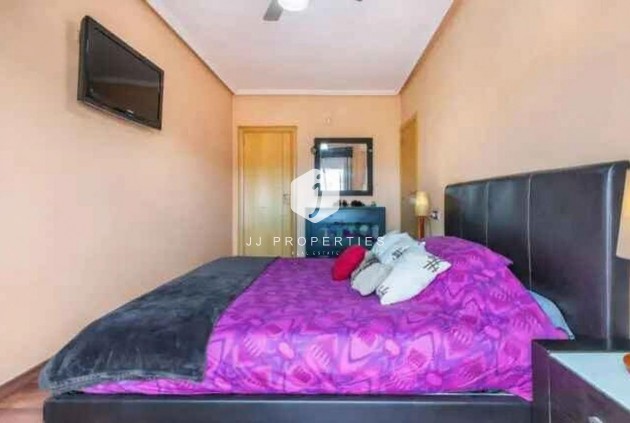 Z drugiej ręki - Villa -
Torrevieja - aguas nuevas