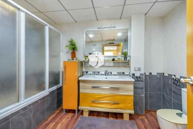 Z drugiej ręki - Villa -
Torrevieja - aguas nuevas