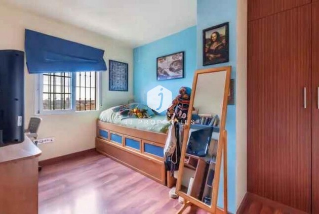 Z drugiej ręki - Villa -
Torrevieja - aguas nuevas