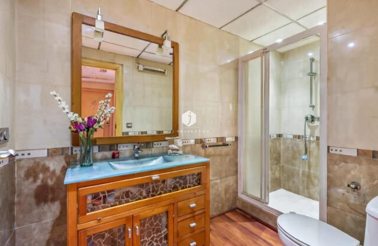 Z drugiej ręki - Villa -
Torrevieja - aguas nuevas