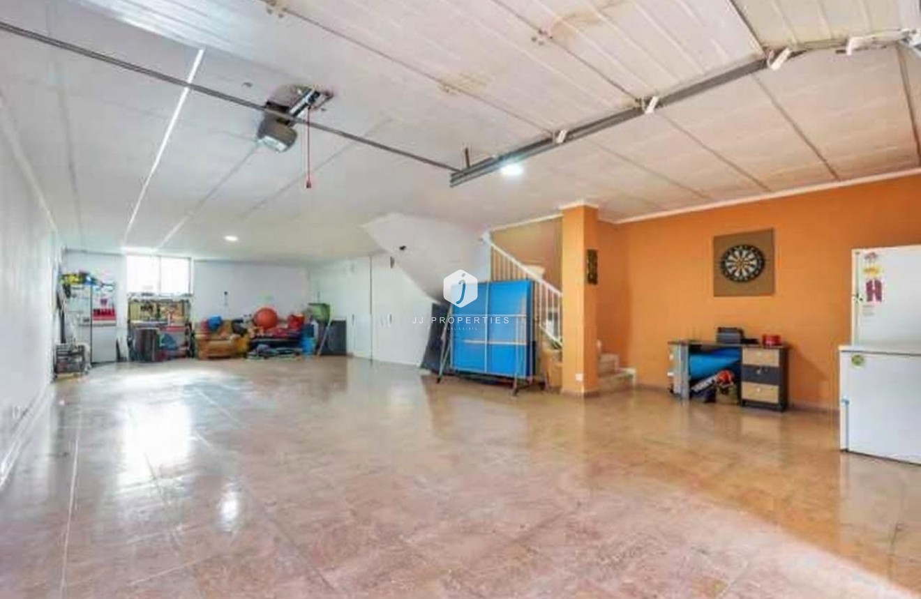 Z drugiej ręki - Villa -
Torrevieja - aguas nuevas