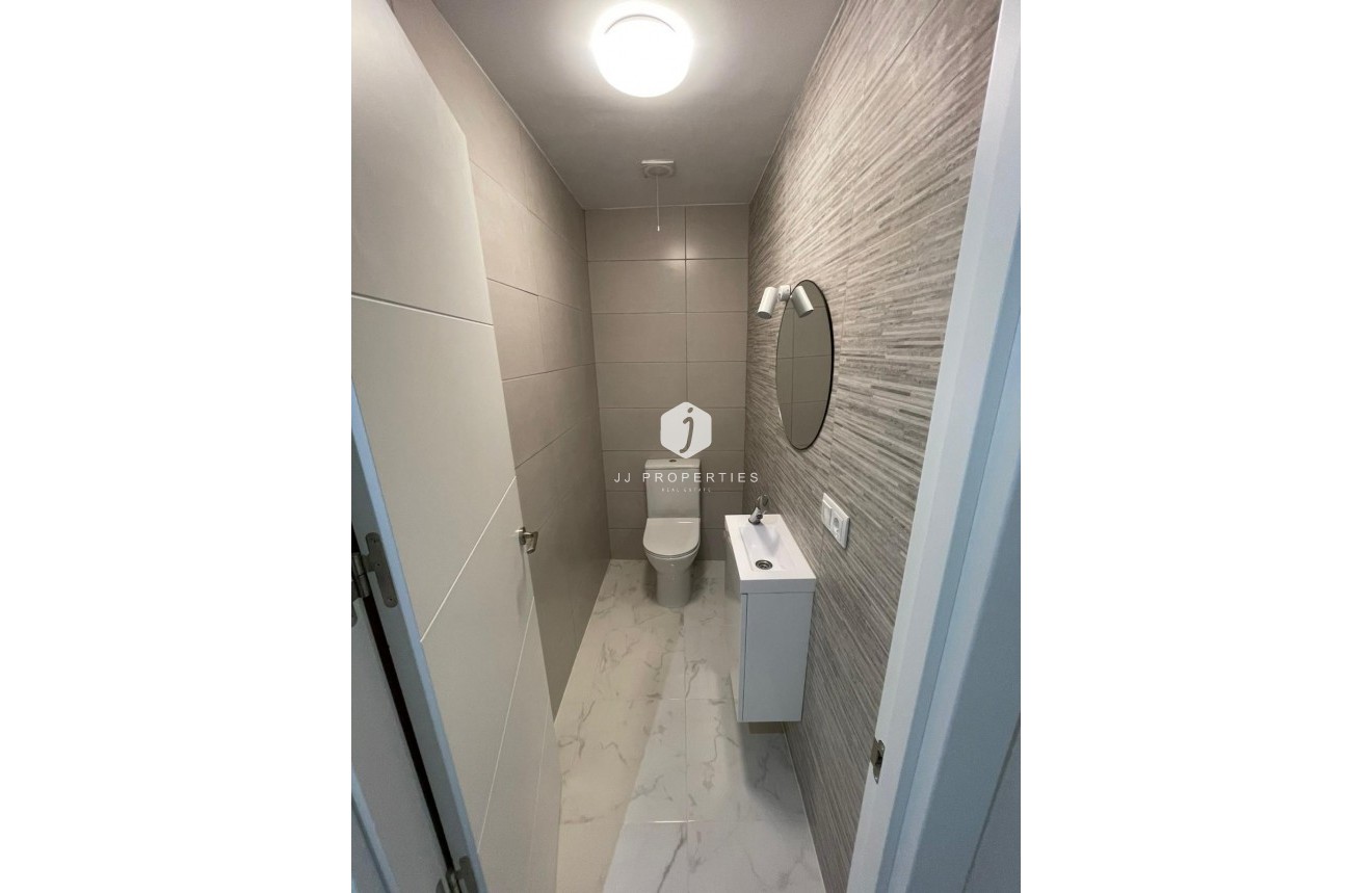 Resale - Apartment / flat -
Torrevieja - Costa Blanca