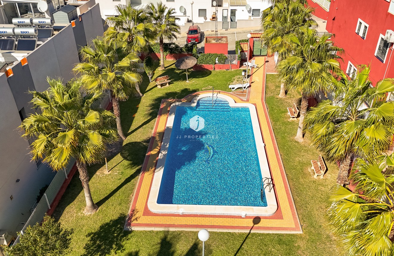 Resale - Bungalow -
Los Altos - Costa Blanca
