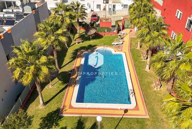 Resale - Bungalow -
Los Altos - Costa Blanca